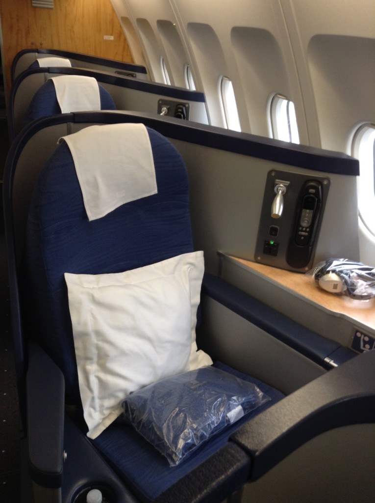 Envoy flat bed seat