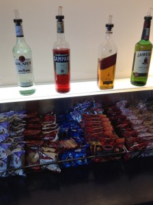 Drink snack options British Airways lounge PHL