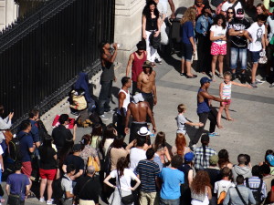 Street performers Paris