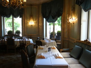 Laduree Champs Elysees