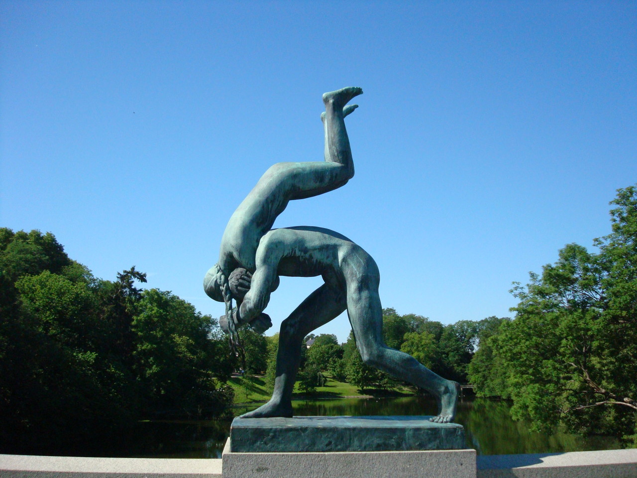 Vigeland Sculpture Park couple