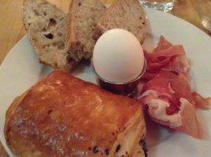 Bergsson Mathus bread plate breakfast 
