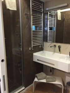 Partenope Relais bathroom