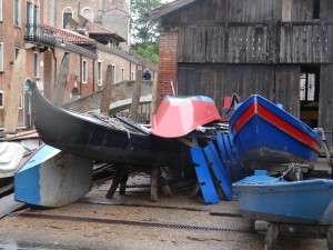 Venice Gondola workshop in rain