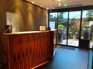 Platine hotel front desk lobby