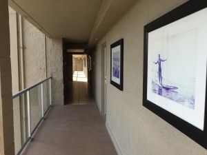 Hotel La Jolla outdoor hallway