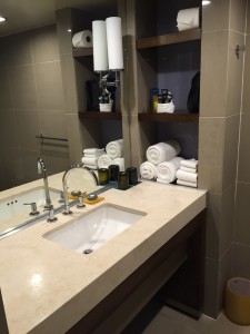 Hotel La Jolla bathroom Kimpton