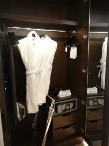 Wardrobe Sheraton Park Lane Hotel London