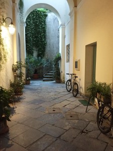 B&B Antica Dimora Piano di Sorrento courtyard