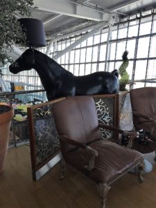 BA Lounge Art Horse with Lampshade