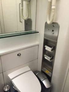 British Airways Arrivals lounge Shower at Heathrow