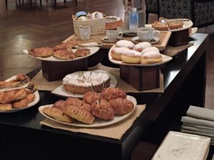 CaffeLatte Westin Palace Milan breakfast