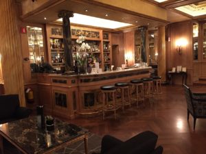 Westin Milan lobby bar