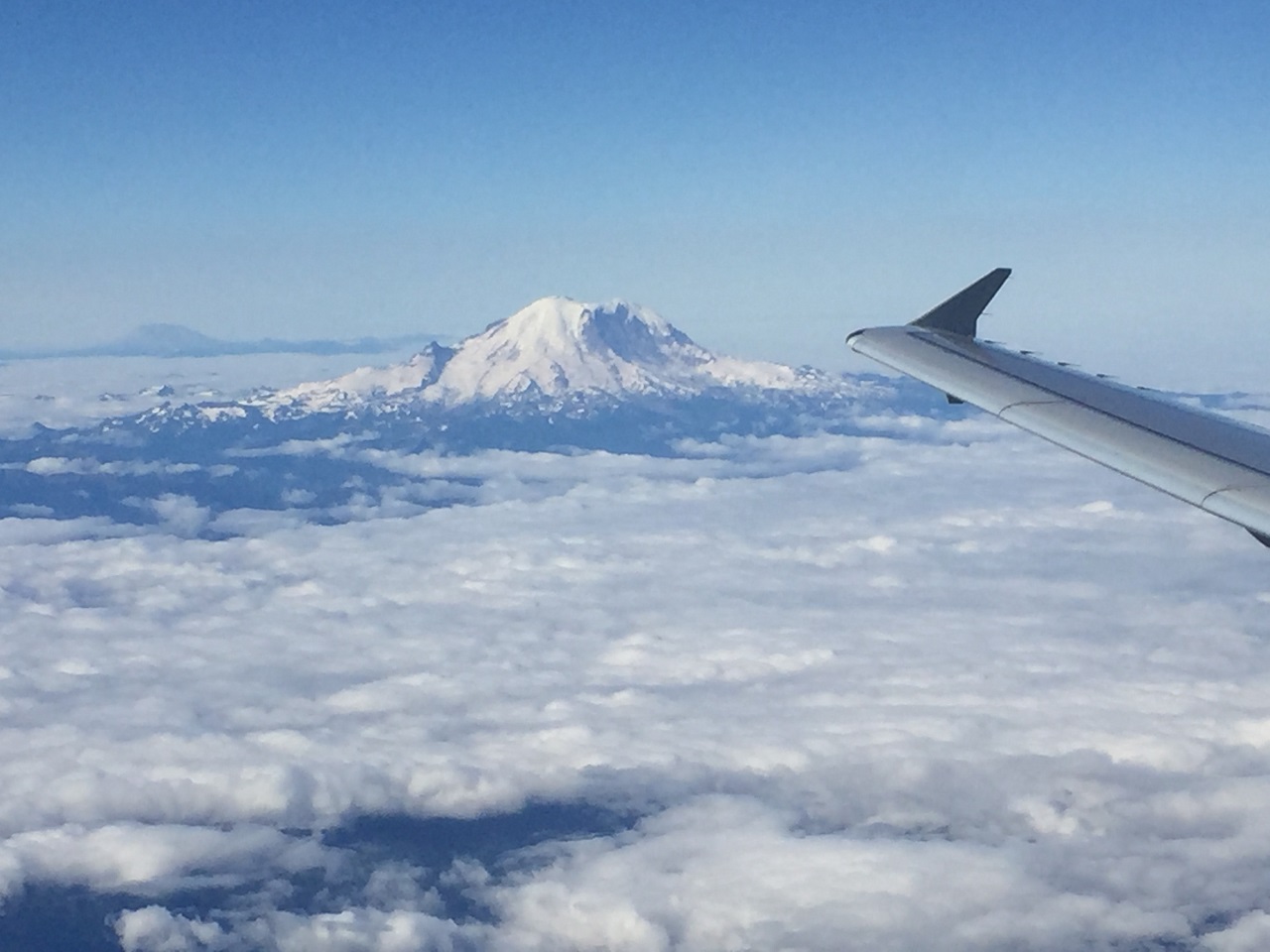 Seattle flights Mt. Rainier views from the plane