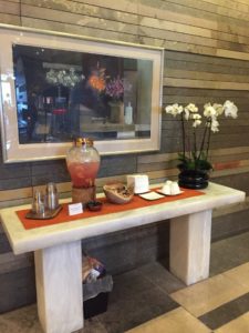 Four Seasons Seattle lobby refreshments