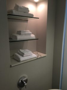 Loews Hotel 1000 Seattle towels