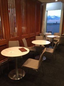 United Club PHL Lounge Bar seating