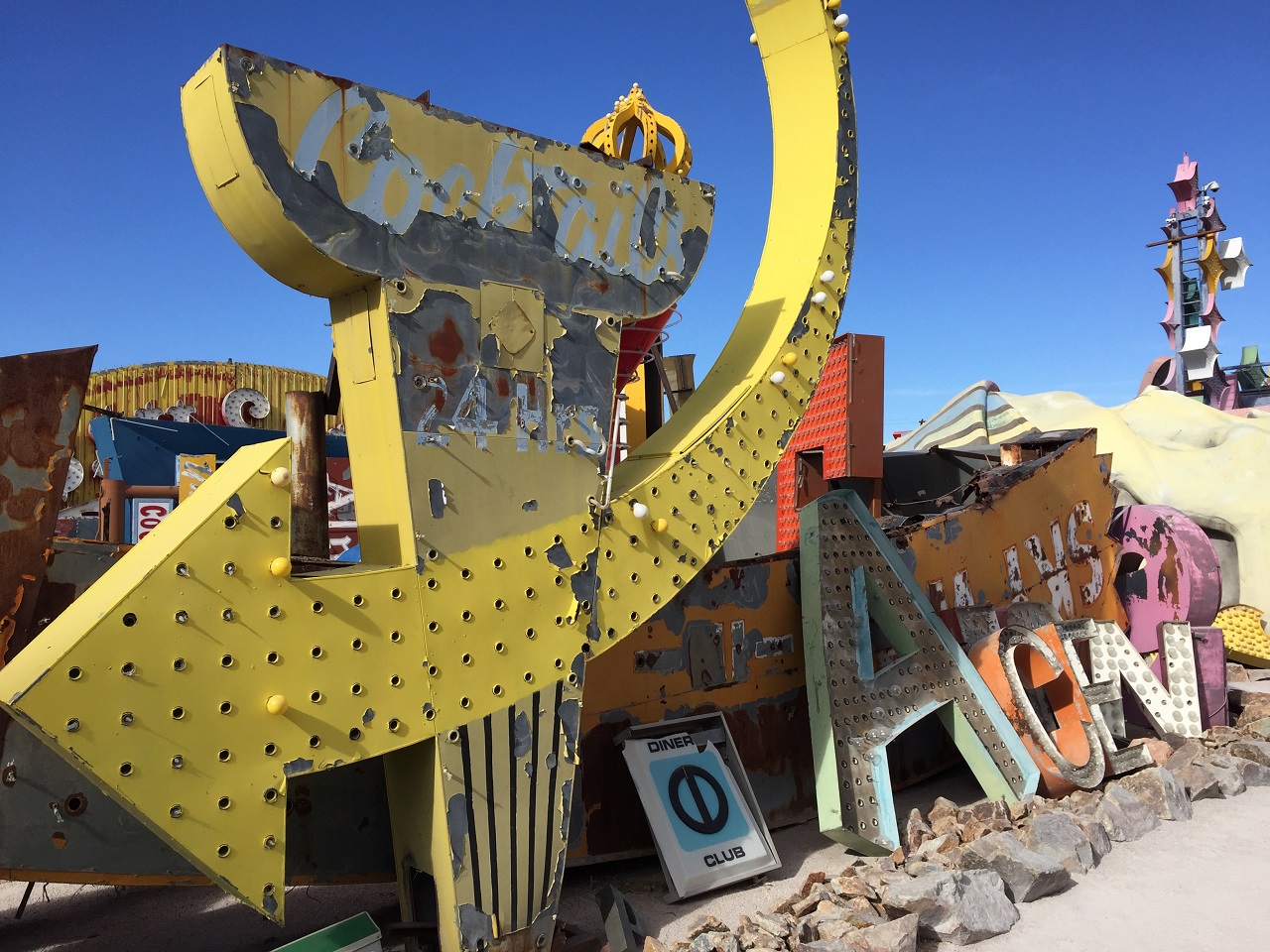 Las Vegas: Fascinating Neon Boneyard