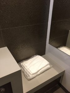Shower at Gatwick BA Lounge