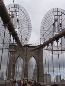 Brooklyn Bridge prevents climbers