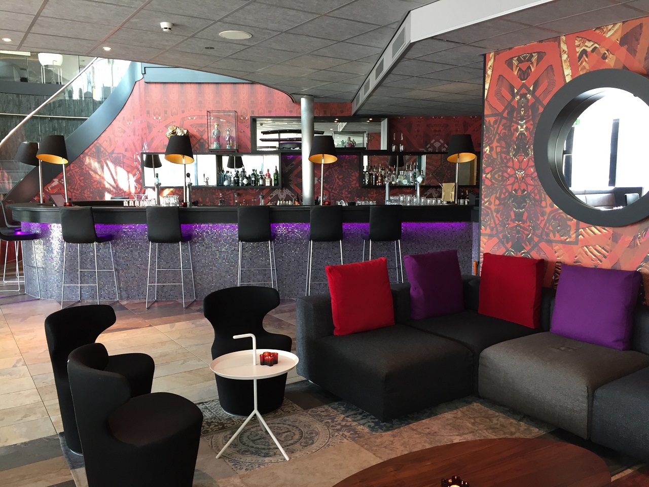 Mainport Rotterdam Hotel Bar Lounge Waterfront