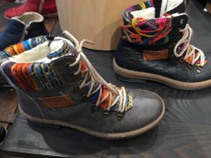 Winter Boots for Women Travel Shoes