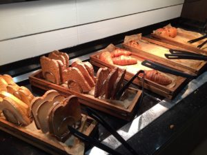 BA LGW lounge breads croissants