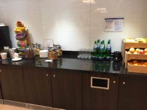 BA LGW Lounge snacks