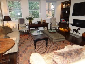 One Fine Stay luxury home rental London living room