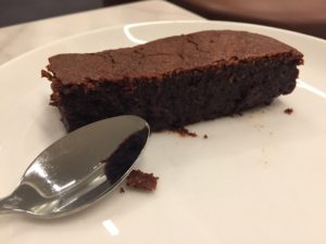 Qantas lounge LHR brownie