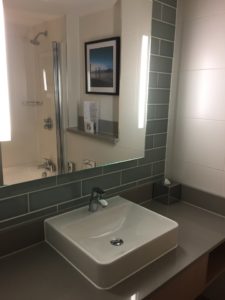 Jurys Inn Waterfront Brighton Bathroom View