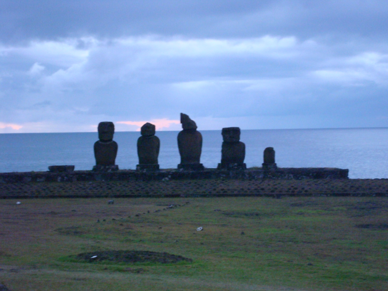 Easter Island Moai Ahu Te Peu